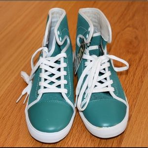 Suede High Top Green Van Sneakers